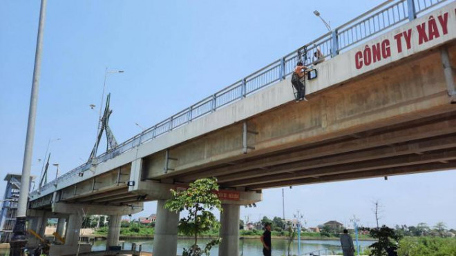 Cận cảnh công trình đập ngăn mặn kết hợp cầu giao thông 500 tỷ ở Quảng Trị - 6