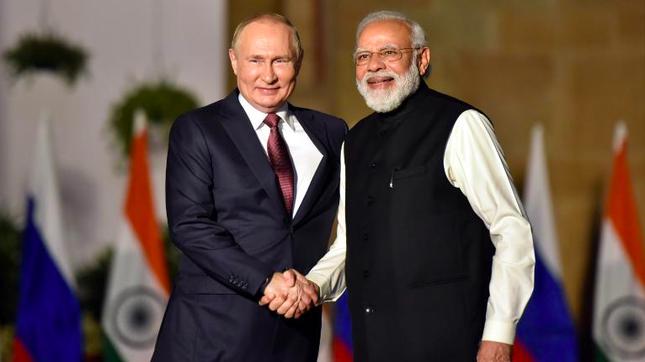 Thủ tướng Ấn Độ Narendra Modi và Tổng thống Nga Vladimir Putin trong cuộc gặp vào tháng 6/2021. (Ảnh: CNN)