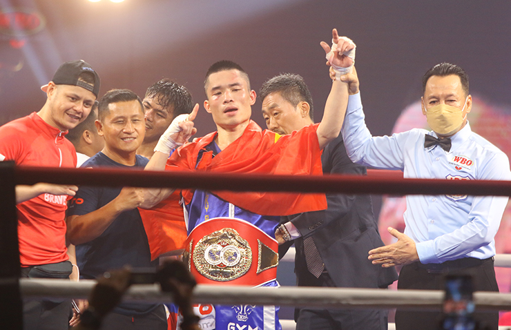 Resoundingly Dinh Hong Quan helped Vietnam Boxing win the IBF Asian title for the first time - 1