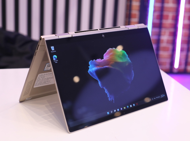 HP introduces a set of 3 laptops from a 360-degree rotating screen to a battery "terrible"  - first