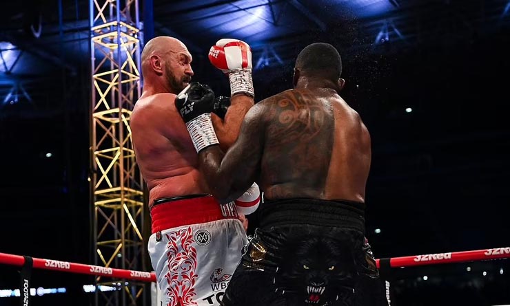 &#34;Vua giang hồ&#34; Fury tung đòn knock-out, đối thủ phải thở oxy khẩn cấp - 11