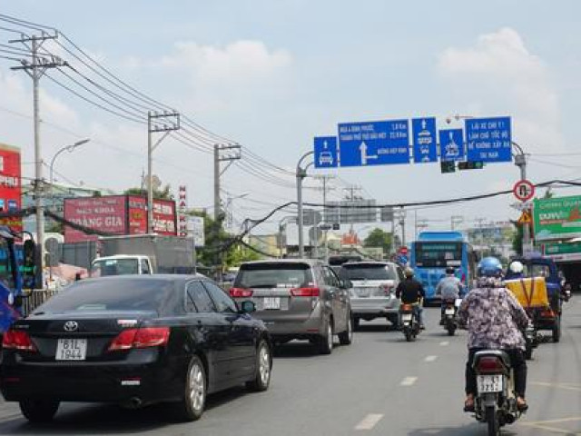 Trưa nay, chỉ số UV tại TP HCM ”tím ngắt”, nguy cơ gây hại rất cao