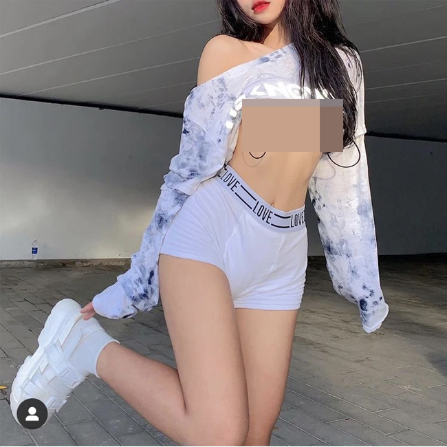 Một số cô nàng chỉ dám mặc underboob để chụp ảnh vì xu hướng này khá táo bạo để mặc ra đường.