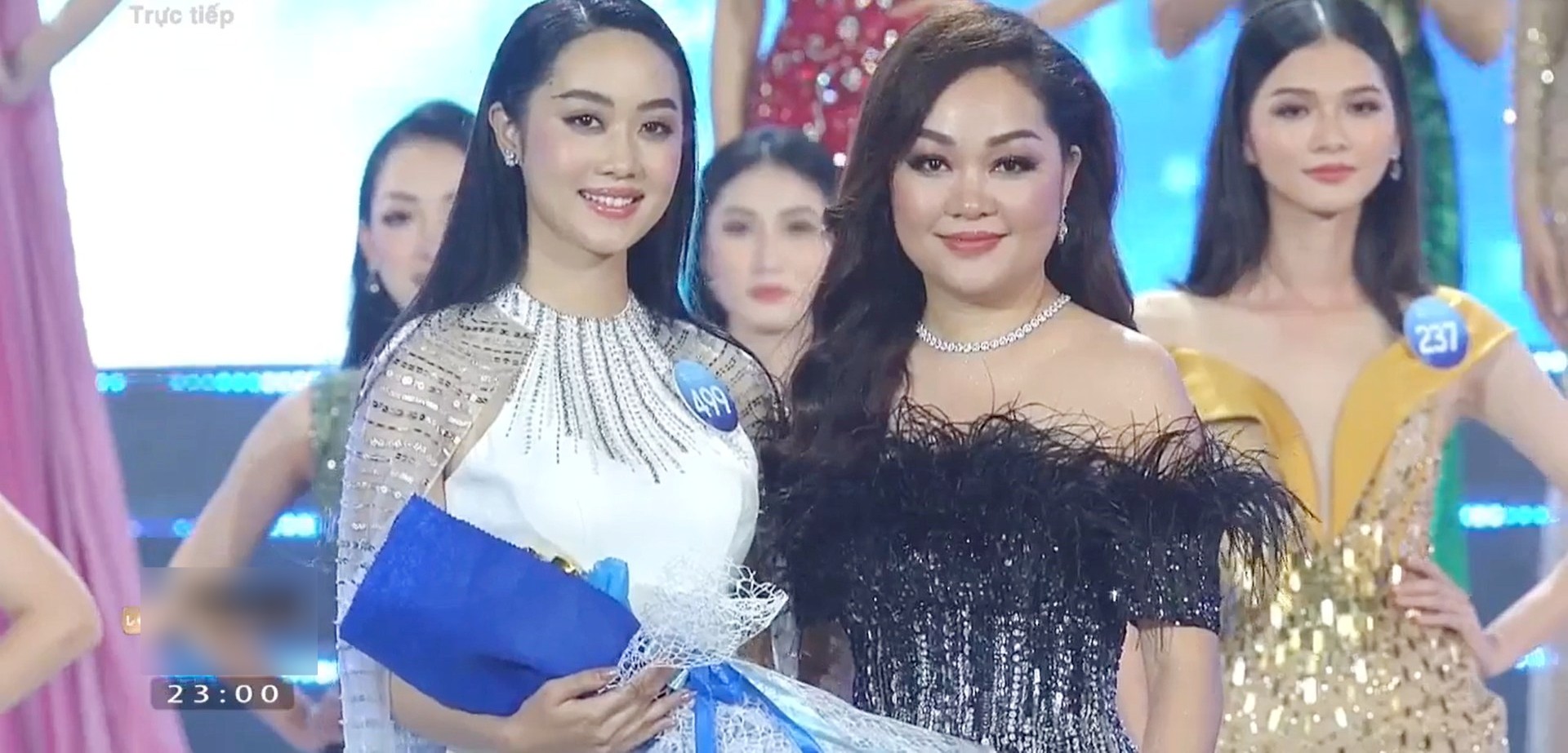 At Miss World VN contest, Nam Em was in the top 1 of the search for her body "fertile"  in bikini - 6