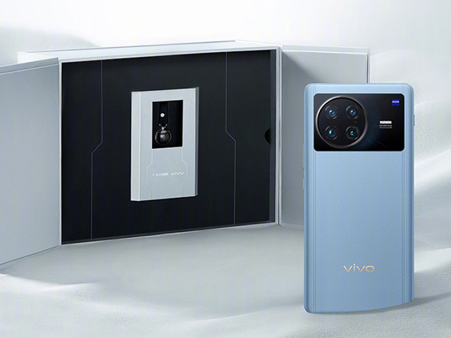 Vivo gây choáng với flagship đi kèm thiên thạch từ Mặt trăng