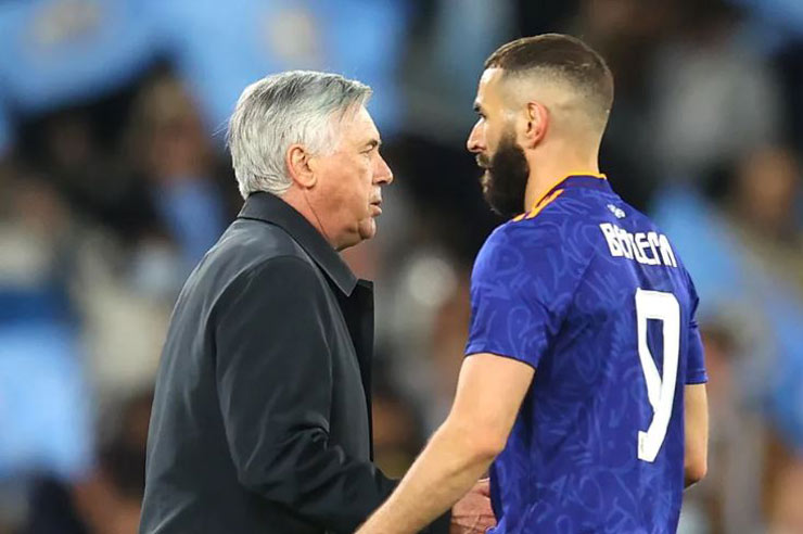 HLV Carlo Ancelotti và trò cưng Karim Benzema đều tin Real Madrid có thể đảo ngược tình thế để đi tiếp