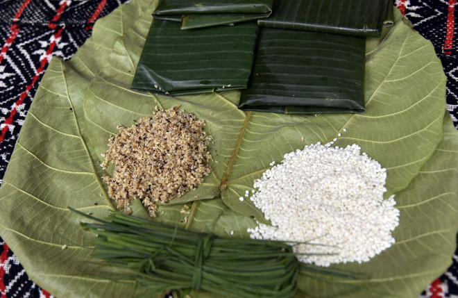 Bánh nếp nhân trứng kiến của người Tày ở Tuyên Quang - 3