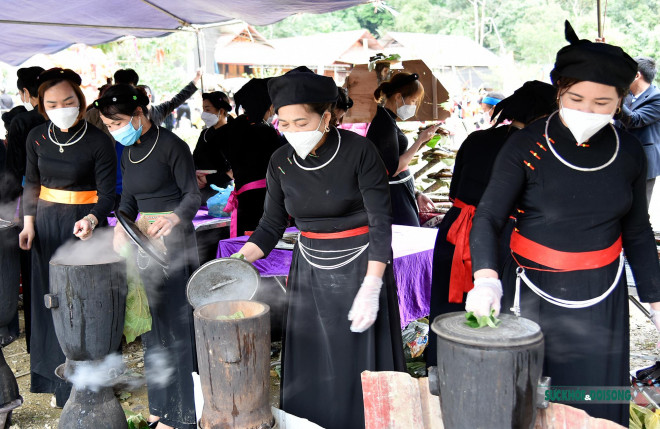 Bánh nếp nhân trứng kiến của người Tày ở Tuyên Quang - 9