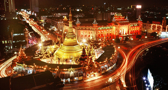 Yangon về đêm là một trong những nơi đẹp nhất để bạn đến thăm ở Myanmar.&nbsp;
