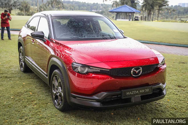 Mazda MX-30 ra mắt, crossover chạy điện giá từ 1 tỷ đồng - 1