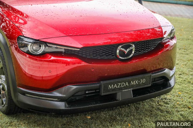 Mazda MX-30 ra mắt, crossover chạy điện giá từ 1 tỷ đồng - 6