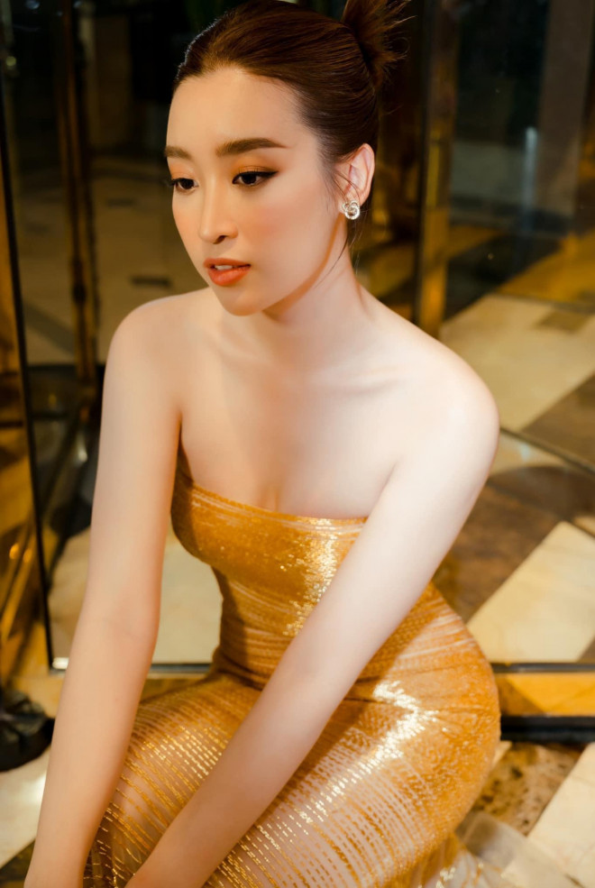 Top 10 mẫu váy cưới màu Vàng ánh kim đẹp theo xu hướng 2024