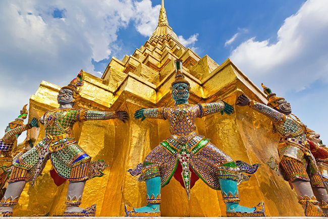 Wat Phra Kaew trong Cung điện Hoàng gia Bangkok là một trong những nơi tuyệt nhất để tham quan ở đây.&nbsp;
