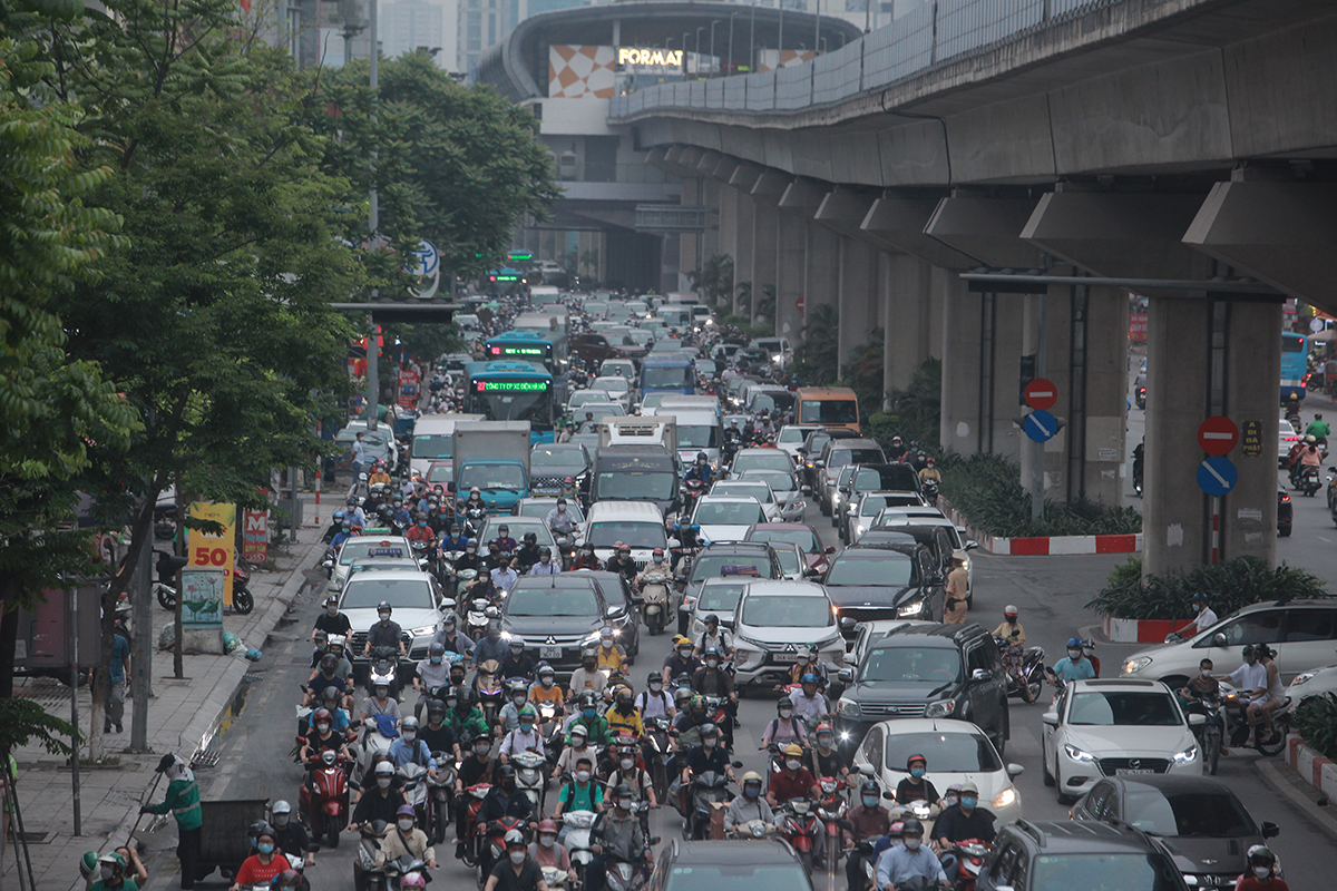 Dòng xe nối đuôi nhau về quê nghỉ lễ, các tuyến đường Hà Nội, TP.HCM tắc cứng - 38