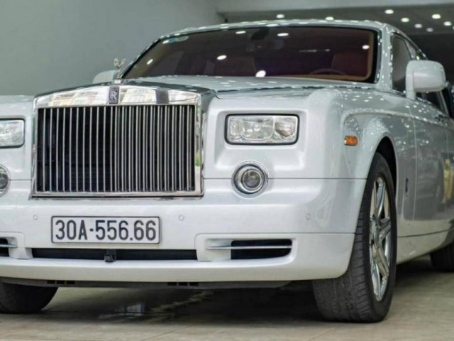 Rolls-Royce Phantom phiên bản đặc biệt quý hiếm chào hàng đại gia Việt