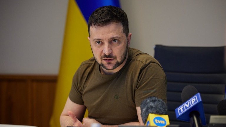 Ông Zelensky mong muốn các đối tác quyết định hỗ trợ an ninh cho Ukraine chỉ trong 24 giờ nếu nước này trung lập (ảnh: RT)