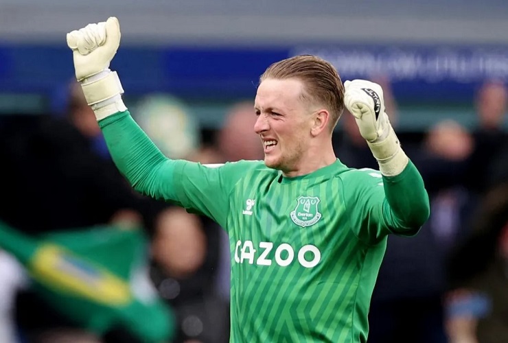 Pickford trở thành người hùng của Everton với hàng loạt pha cứu thua