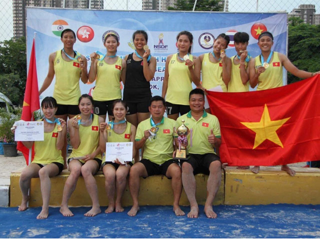 Bóng ném nữ Việt Nam khiến ĐT Thái Lan sốc: Vô địch châu Á, đoạt vé World Cup