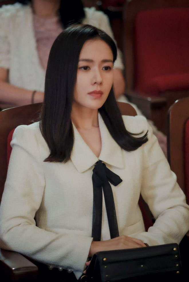 Phong cách thời trang đẳng cấp của sao nữ phim Hàn 2022 - 4