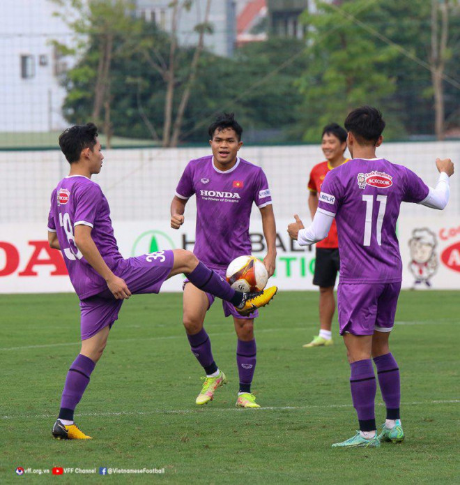 U23 Việt Nam tập luyện chuẩn bị cho trận gặp U23 Indonesia ngày 6-5. Ảnh: VFF