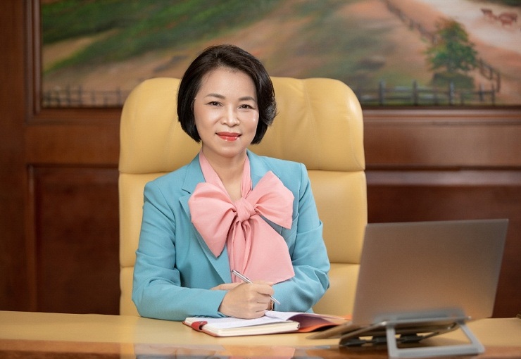 Bà Phạm Thu Hương giành lại vị trí thứ 10 trong danh sách những người giàu nhất sàn chứng khoán Việt Nam từ tay đại gia Hồ Xuân Năng