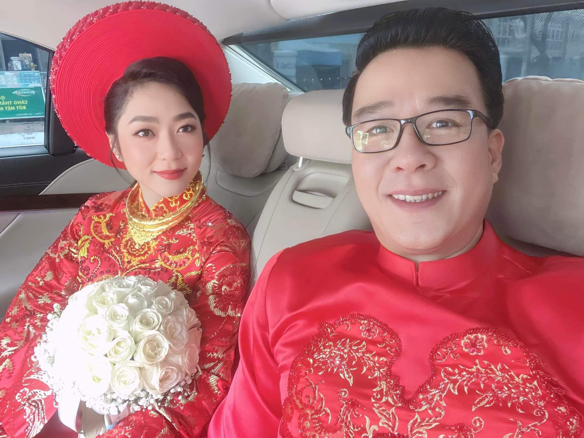 Cô dâu Hà Thanh Xuân lên xe hoa cùng chú rể Thắng Ngô