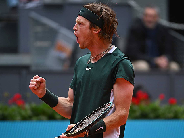 Trực tiếp tennis Madrid Open ngày 3: Rublev chật vật đi tiếp