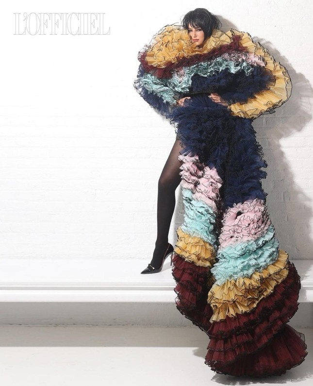 Hoa hậu Hoàn vũ Harnaaz Sandhu trang điểm, tạo dáng Việt Nam trên bìa tạp chí - 7