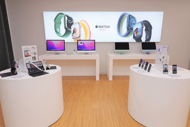 Vì sao Apple, Sony, Samsung, Oppo đua nhau mở "brand shop" tại Việt Nam? - 1