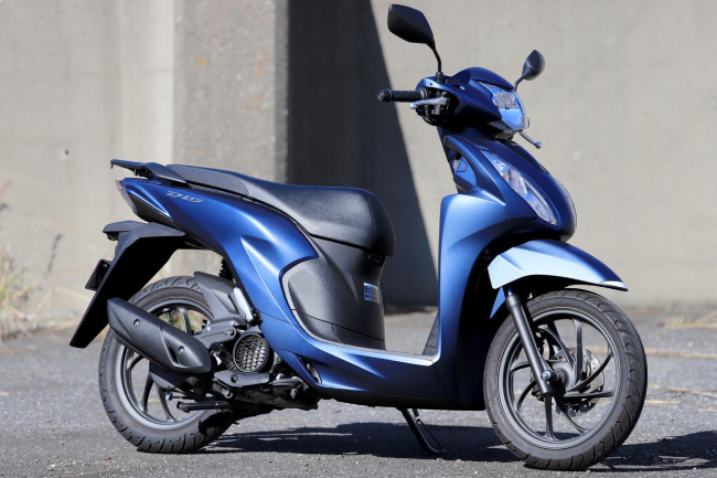 2022 Honda Dio có phong cách giống như dòng xe ga ăn khách nhất tại thị trường Việt Nam là Honda Vision. 
