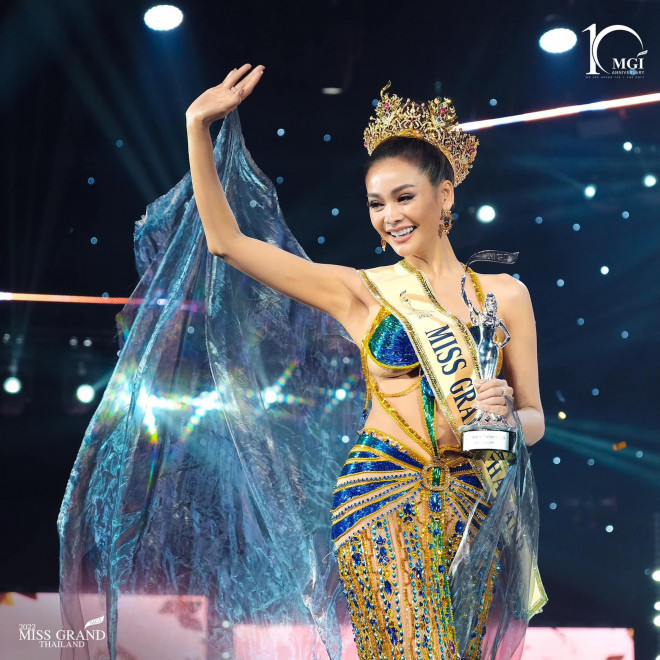 Engfa Waraha đăng quang Hoa hậu Hòa bình Thái Lan 2022.