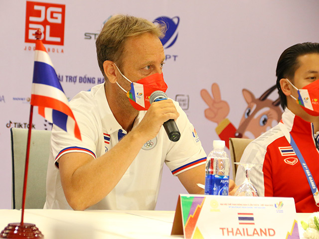 Họp báo bảng B SEA Games 31: HLV Polking muốn vô địch cùng U23 Thái Lan