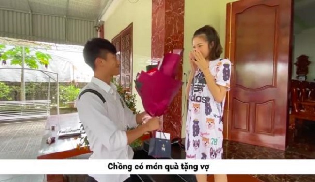 Hình ảnh mộc mạc của Võ Nhật Linh khi ở quê.&nbsp;
