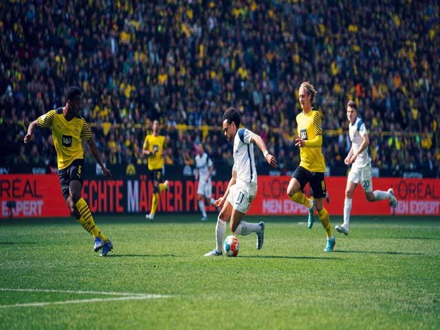 Video bóng đá Dortmund - Bochum: Haaland lập hat-trick, rượt đuổi kinh điển (Vòng 32 Bundesliga)
