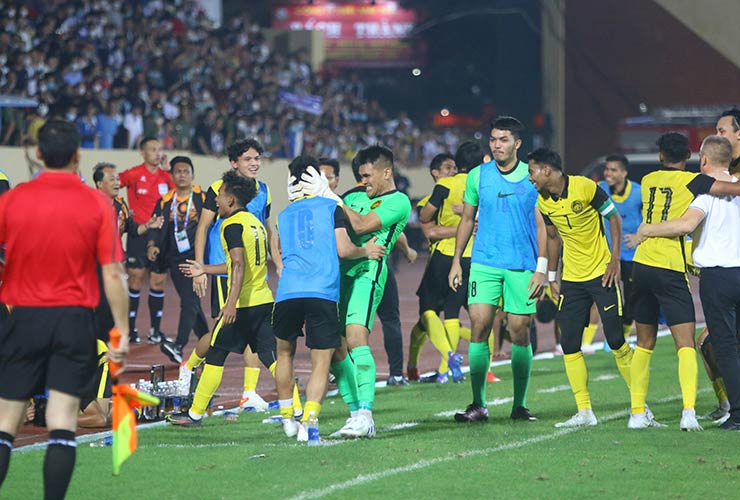 Cầu thủ U23 Malaysia khóc nức nở khi thắng nghẹt thở U23 Thái Lan - 5