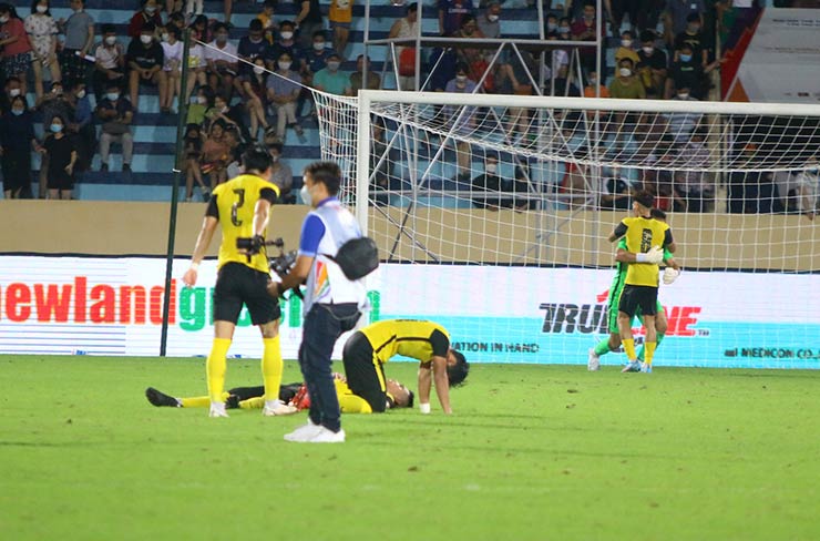 Cầu thủ U23 Malaysia khóc nức nở khi thắng nghẹt thở U23 Thái Lan - 9