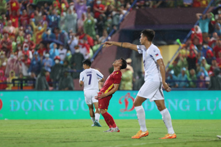 Video bóng đá U23 Việt Nam - U23 Philippines: Bắn phá liên hồi, vận may ngoảnh mặt (SEA Games 31)