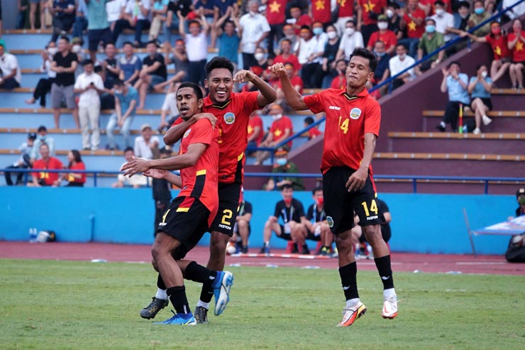 U23 Timor Leste đã nỗ lực gỡ hoà 2-2 trong hiệp hai khi để đối thủ dễ dàng ghi 2 bàn trong hiệp một.&nbsp;