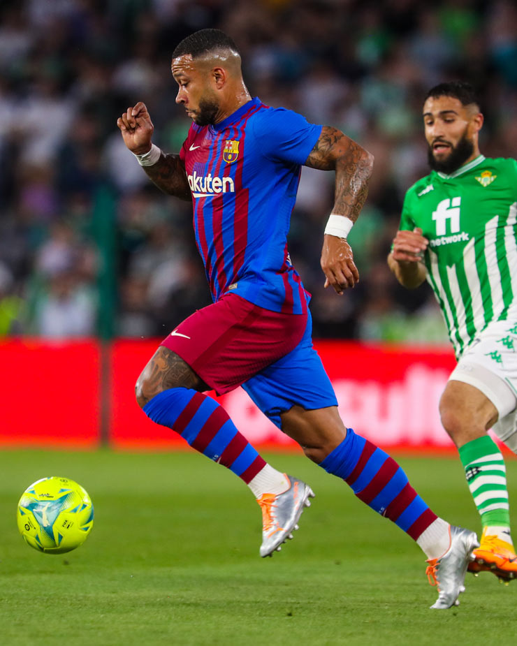 Barca có hiệp đầu tiên rất khó khăn khi đấu Betis