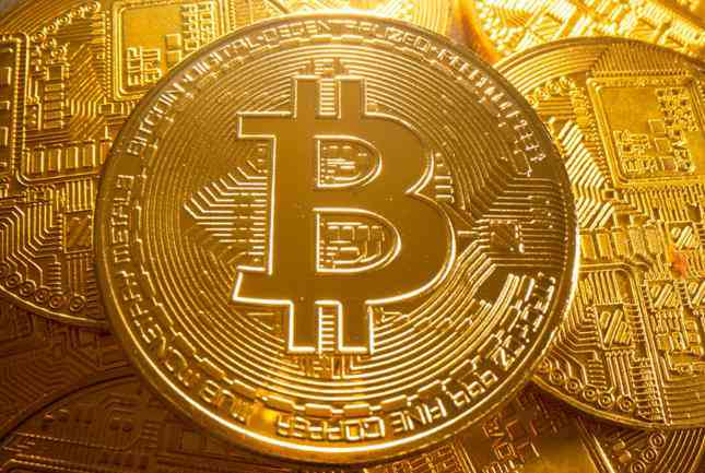 Giá bitcoin sụt giảm theo đà giảm của thị trường chứng khoán
