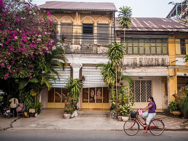 Kampot là thủ phủ của tỉnh Kampot nằm về phía nam Campuchia. Đây là một thị trấn nhỏ yên tĩnh với những con đường lớn và các tòa nhà cũ. Đây là một trong những nơi thú vị nhất để bạn ghé thăm ở Campuchia.&nbsp;
