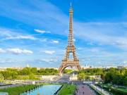 Du lịch - Tháp Eiffel ban đầu được sơn màu gì?