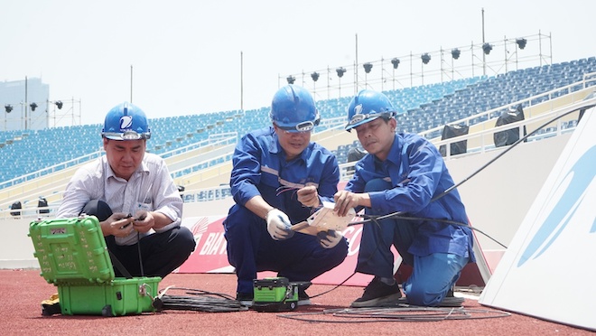 Công tác đo đạc sóng được triển khai thông suốt từ trước, trong và suốt quá trình diễn ra Đại hội. Tại Sân vận động Mỹ Đình, VNPT đã tăng cường tới 12 trạm phủ sóng, bổ sung thêm các xe lưu động phát sóng 5G để dự phòng nhu cầu data tăng đột biến.