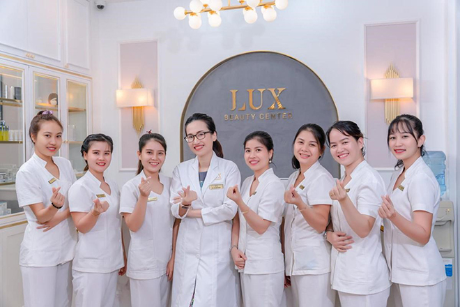 Bác sĩ Tô Lan Phương và đội ngũ Lux Beauty Center