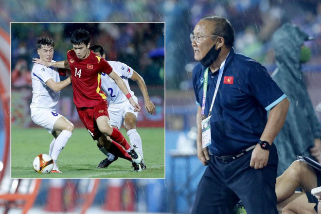 HLV Park Hang-seo vẫn hướng về mục tiêu vàng khi học trò ông vừa hụt hẫng sau trận chia điểm với Philippines. Ảnh: ANH PHƯƠNG