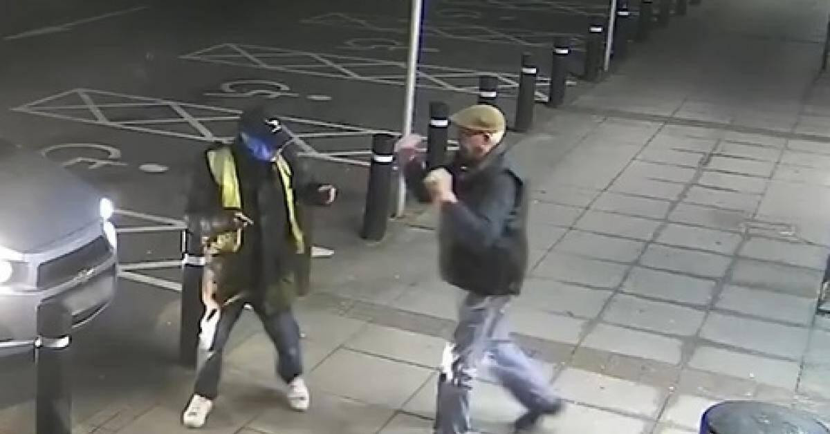 Video: Cụ già gần 80 tuổi đánh nhau với tên cướp có dao nhọn trong tay