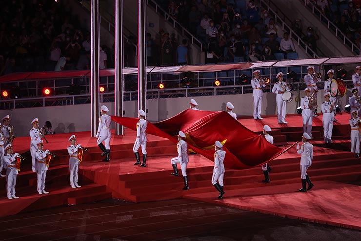 Rực rỡ lễ khai mạc SEA Games 31: Đêm huyền ảo của ánh sáng và âm nhạc - 3