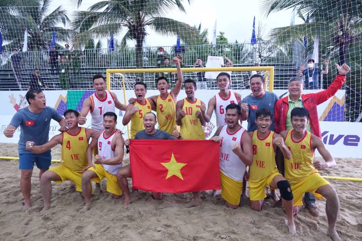 Bóng ném bãi biển nam Việt Nam vô địch SEA Games thuyết phục