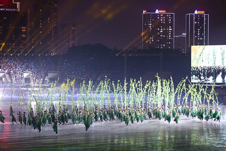 Rực rỡ lễ khai mạc SEA Games 31: Đêm huyền ảo của ánh sáng và âm nhạc - 6