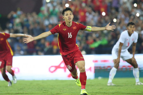 Video bóng đá U23 Việt Nam - U23 Myanmar: Hùng Dũng tỏa sáng, thủy chiến căng thẳng